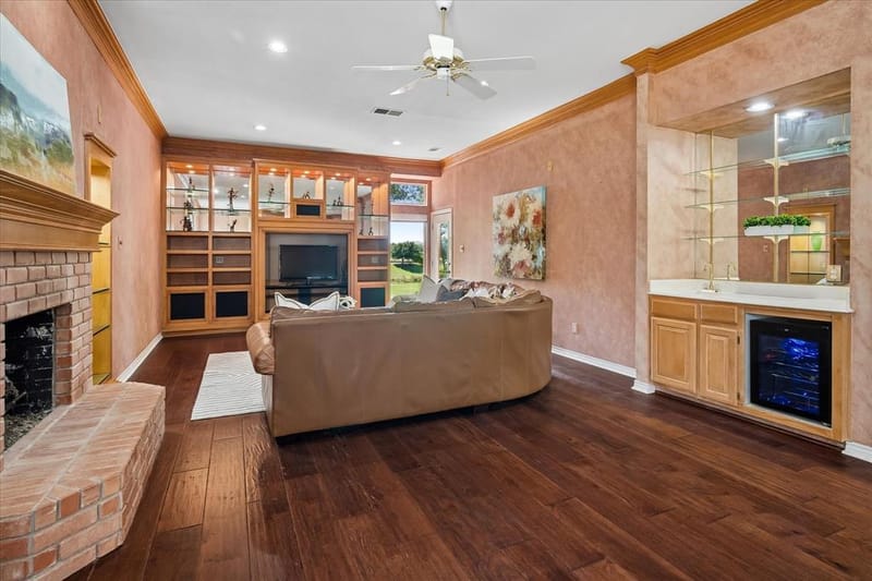 2204 Creekside Circle S, Irving TX 75063 - Photo 15