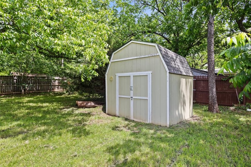 107 S Flower Lane, Chico TX 76431 - Photo 23