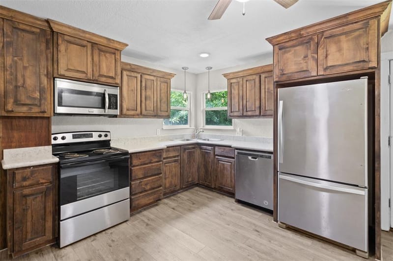 107 S Flower Lane, Chico TX 76431 - Photo 10