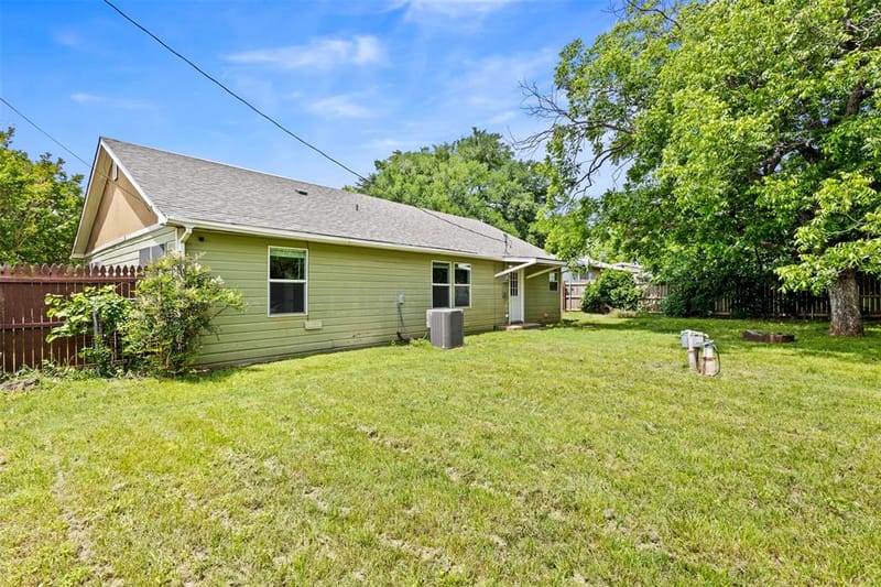 107 S Flower Lane, Chico TX 76431 - Photo 25