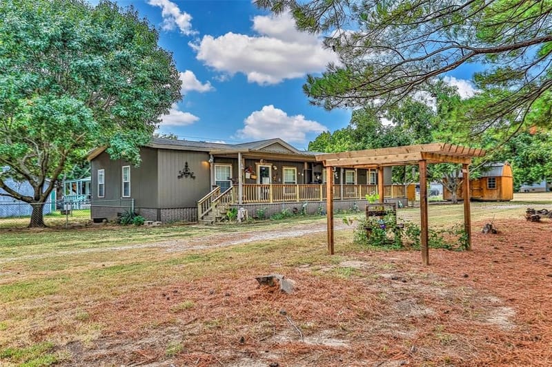 228 Newcastle Drive, Gordonville TX 76245 - Photo 2