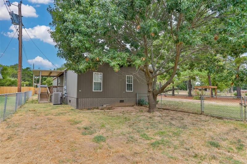 228 Newcastle Drive, Gordonville TX 76245 - Photo 9