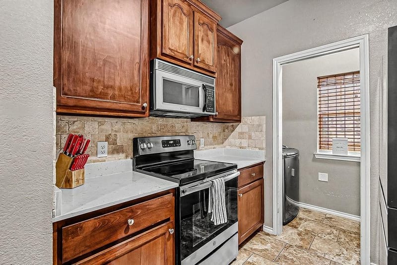 105 Water Lane, Crowley TX 76036 - Photo 10