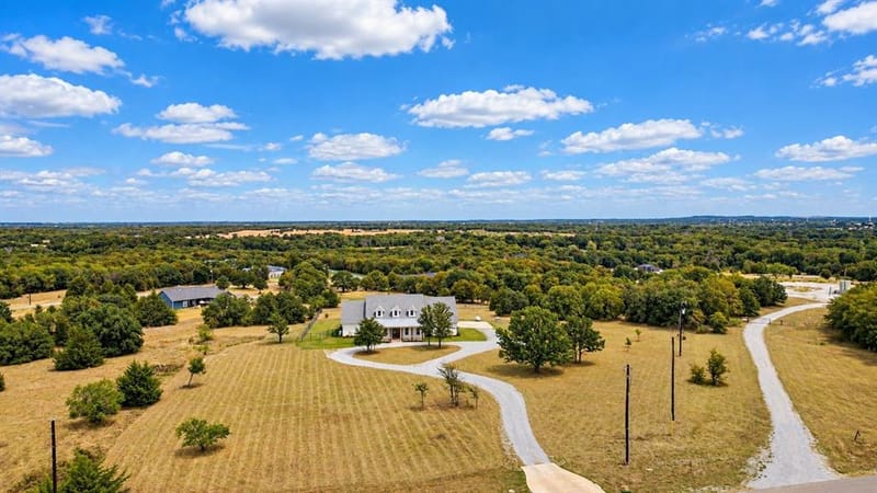 109 Bear Cat Court, Alvord TX 76225 - Photo 7