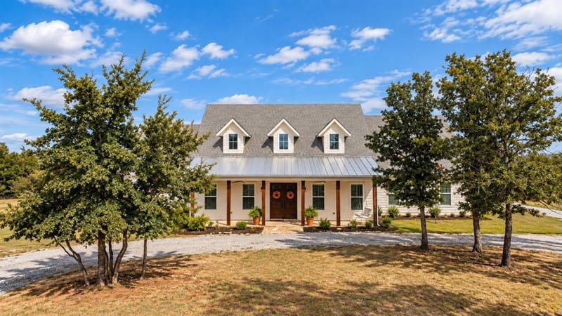 109 Bear Cat Court, Alvord TX 76225