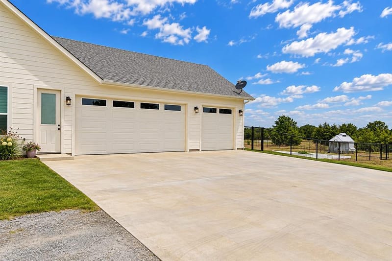 109 Bear Cat Court, Alvord TX 76225 - Photo 37