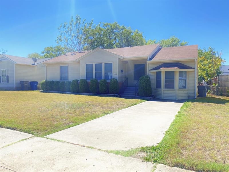 2322 Fenwick Drive, Dallas TX 75228 - Photo 2