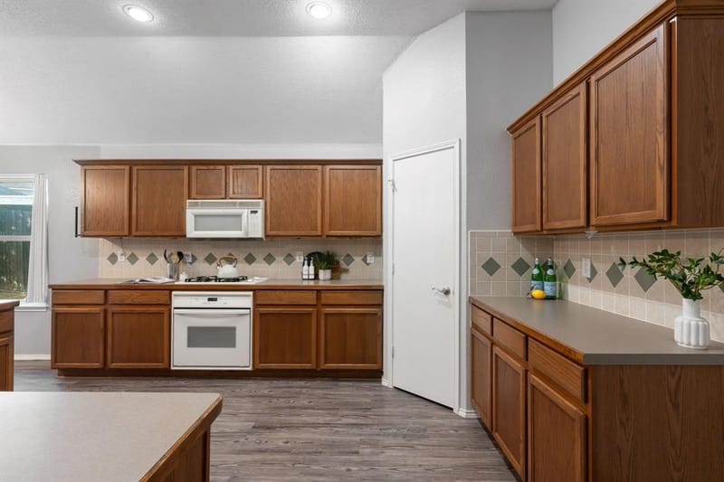 215 Longhorn Trail, Grand Prairie TX 75052 - Photo 13
