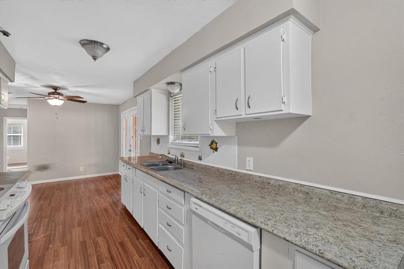 821 Circle Drive, Terrell TX 75160 - Photo 11