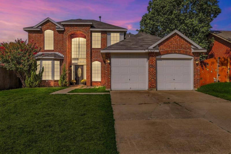 4323 Briar Hill Drive, Grand Prairie TX 75052 - Photo 2