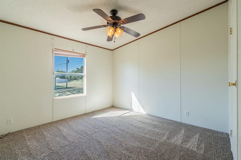 104 Hill Top Court, Springtown TX 76082 - Photo 17
