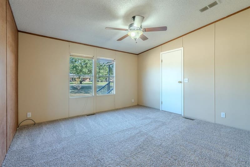 104 Hill Top Court, Springtown TX 76082 - Photo 12