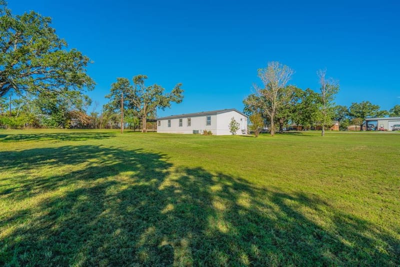 104 Hill Top Court, Springtown TX 76082 - Photo 3
