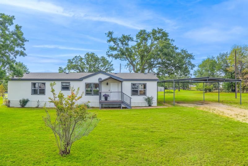 104 Hill Top Court, Springtown TX 76082
