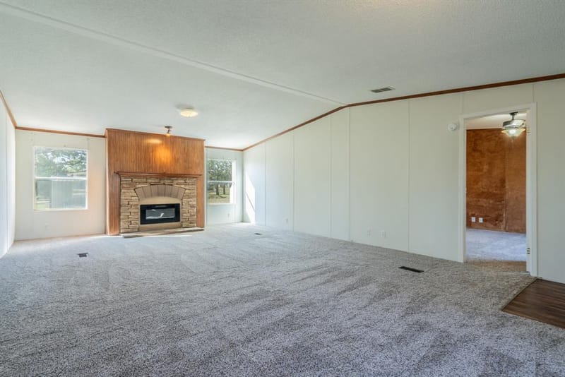 104 Hill Top Court, Springtown TX 76082 - Photo 9