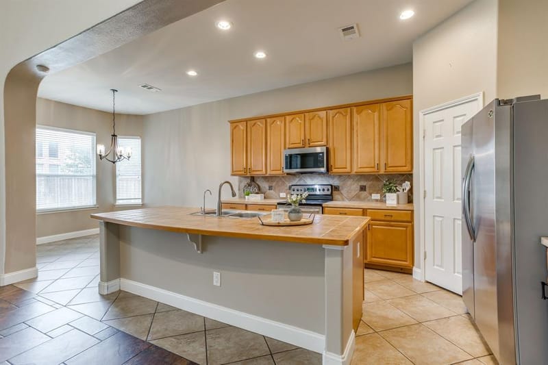 1008 Linden Drive, Burleson TX 76028 - Photo 12