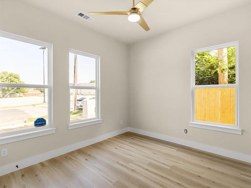 2127 Amanda Avenue, Fort Worth TX 76105 - Photo 5
