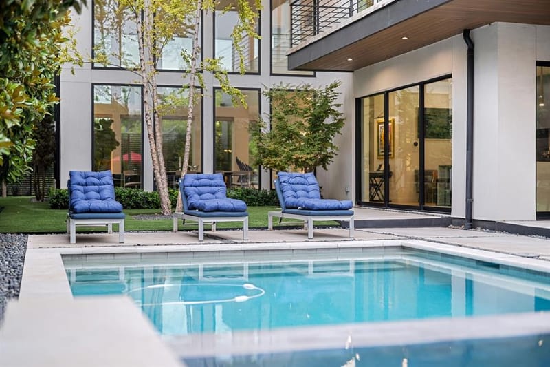 423 W Colorado Boulevard, Dallas TX 75208 - Photo 4