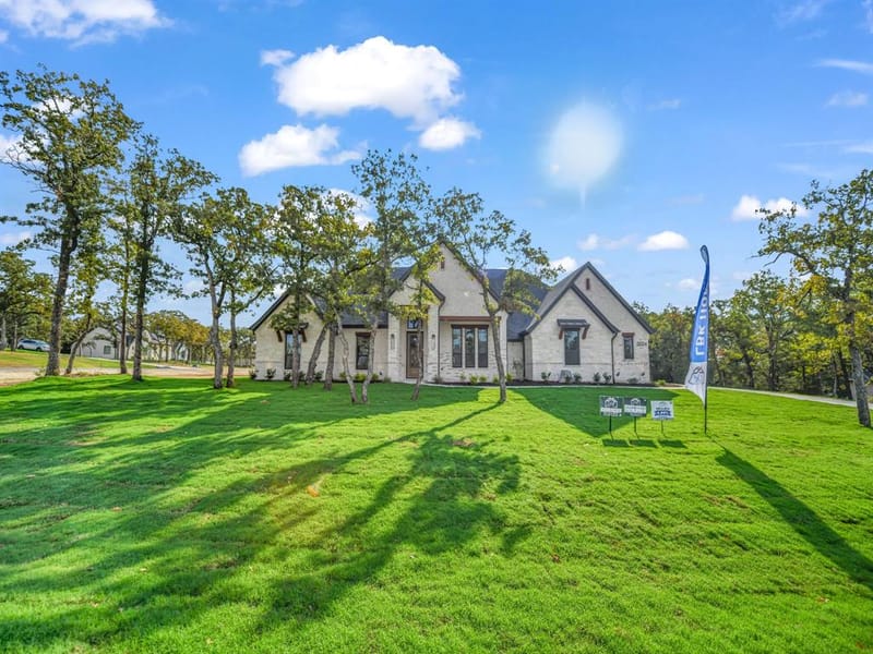 2024 Forest Bridge Drive, Azle TX 76020 - Photo 2
