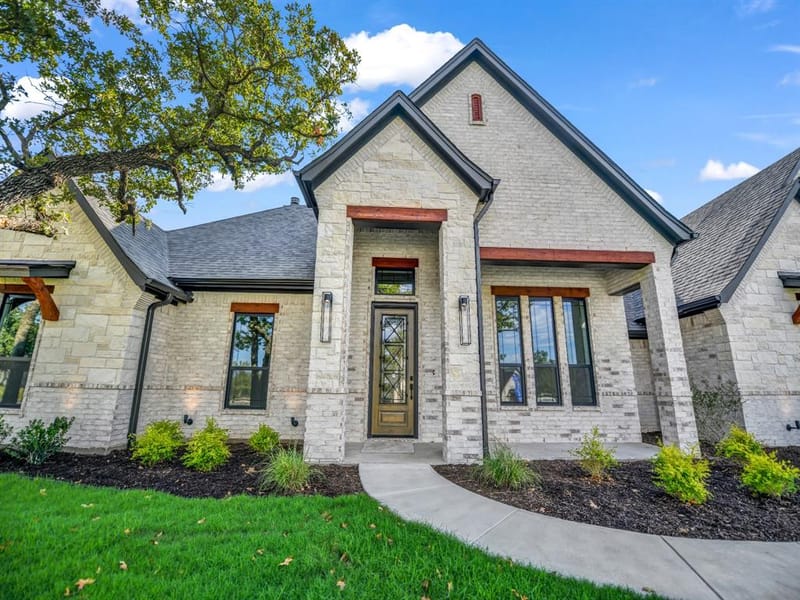 2024 Forest Bridge Drive, Azle TX 76020 - Photo 3