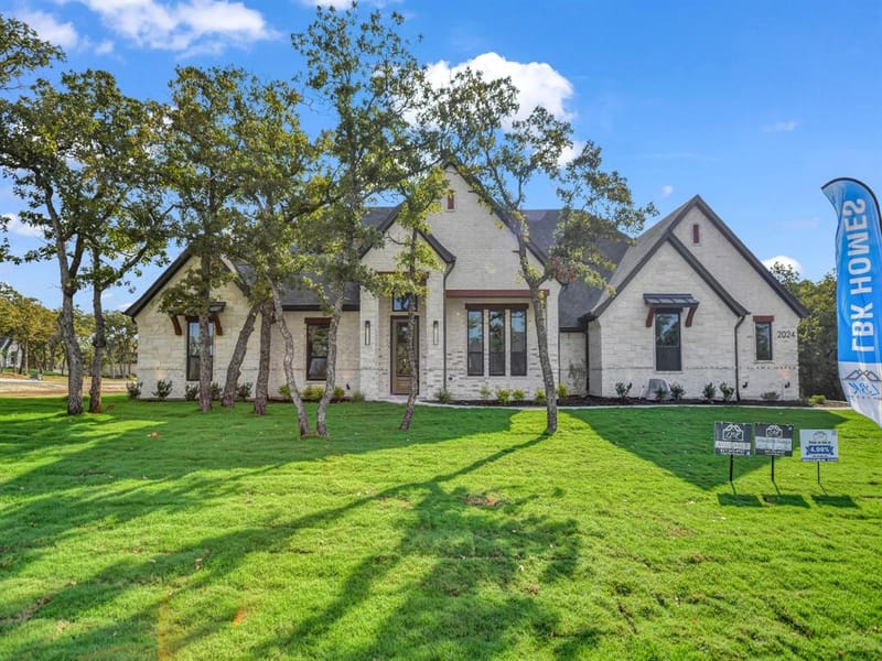 2024 Forest Bridge Drive, Azle TX 76020