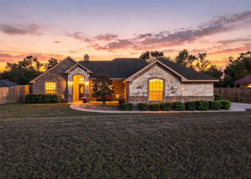 107 Chance Court, Springtown TX 76082 - Photo 4