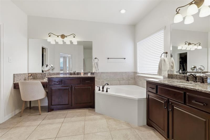 1152 Blue Sky Lane, Burleson TX 76058 - Photo 18