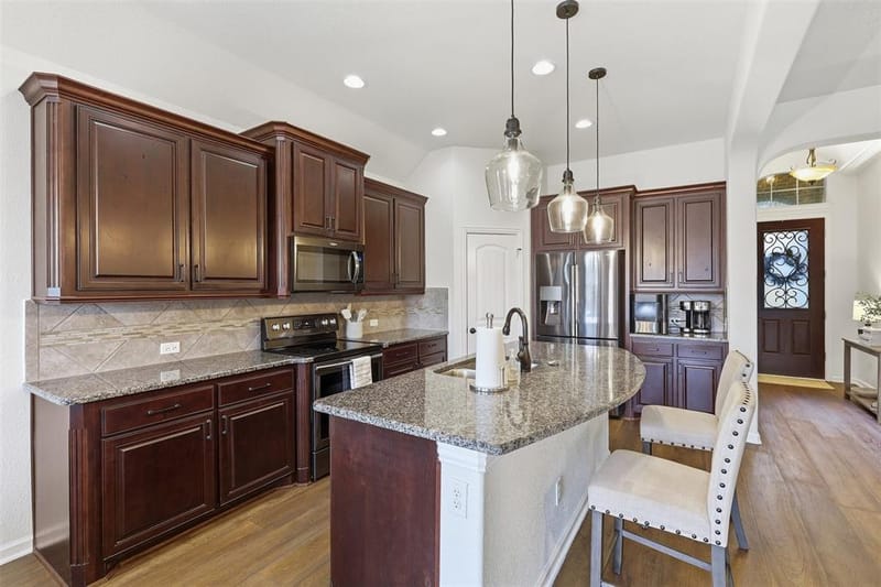 1152 Blue Sky Lane, Burleson TX 76058 - Photo 11