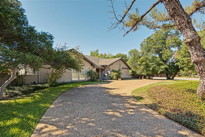 3708 Princess Lane, Dallas TX 75229 - Photo 2