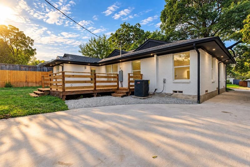 865 Peavy Road, Dallas TX 75218 - Photo 25