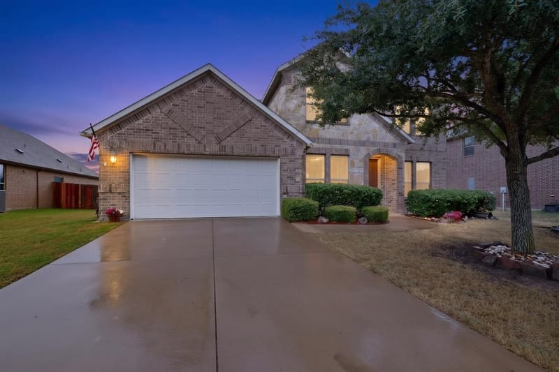 111 Thoroughbred Street, Waxahachie TX 75165