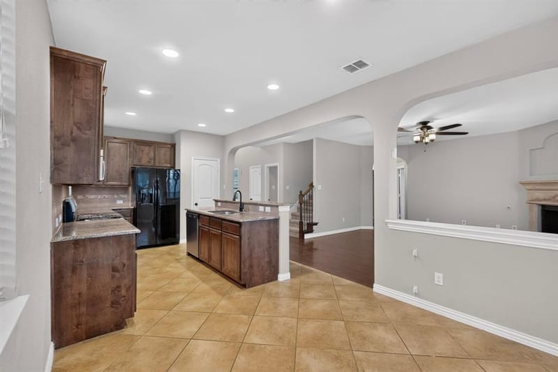 111 Thoroughbred Street, Waxahachie TX 75165 - Photo 9
