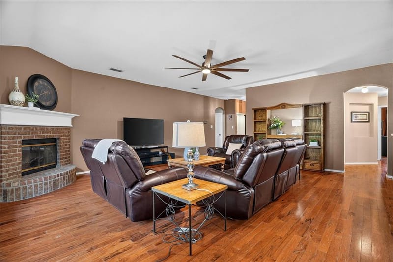 6608 Silver Oak Lane, Fort Worth TX 76135 - Photo 6