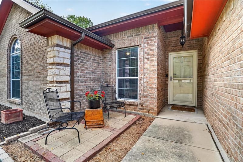 6608 Silver Oak Lane, Fort Worth TX 76135 - Photo 3