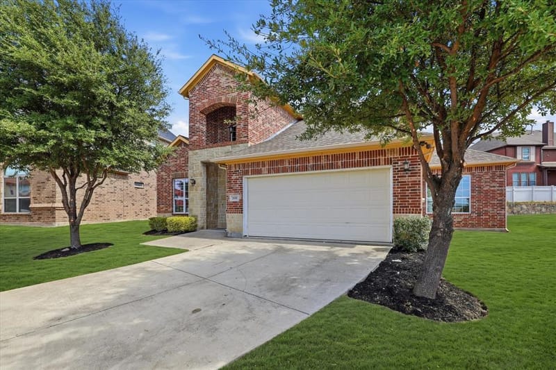 2600 Almanzor Avenue, Irving TX 75062 - Photo 6