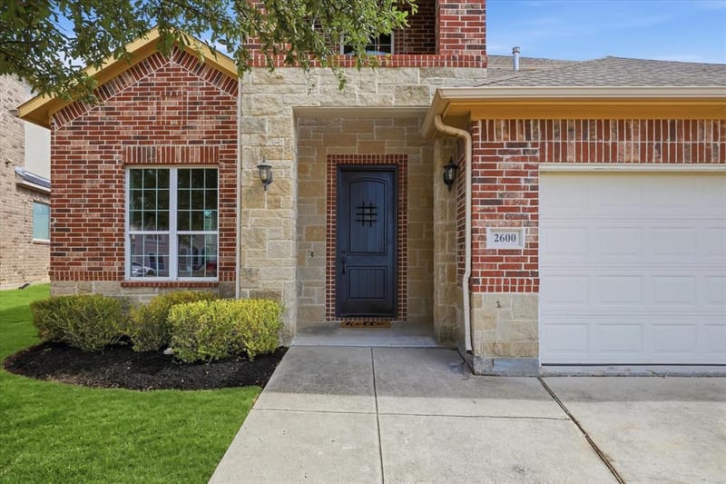 2600 Almanzor Avenue, Irving TX 75062 - Photo 7