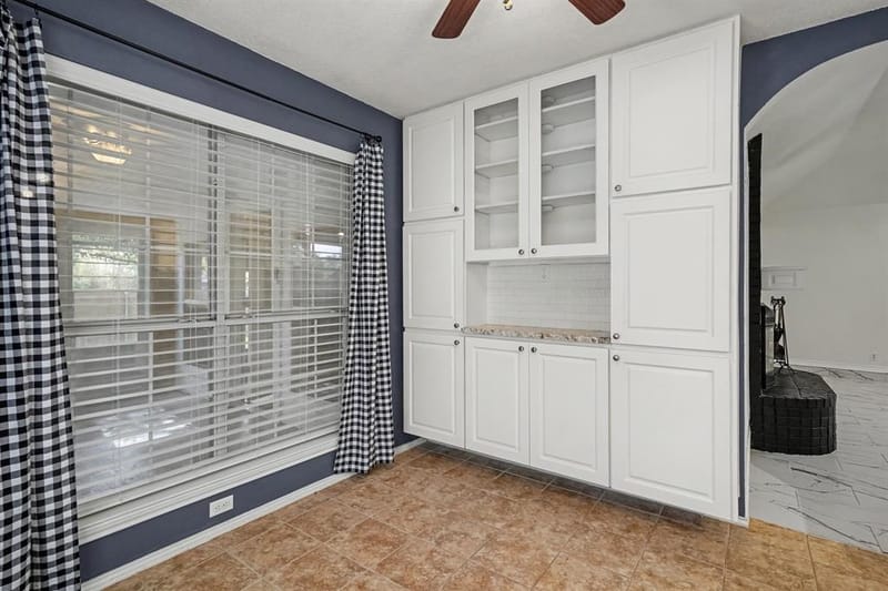 937 Jessica Drive, Burleson TX 76028 - Photo 7