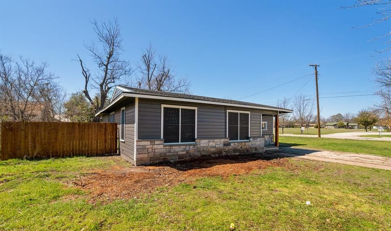 2001 6th Street, Brownwood TX 76801 - Photo 27