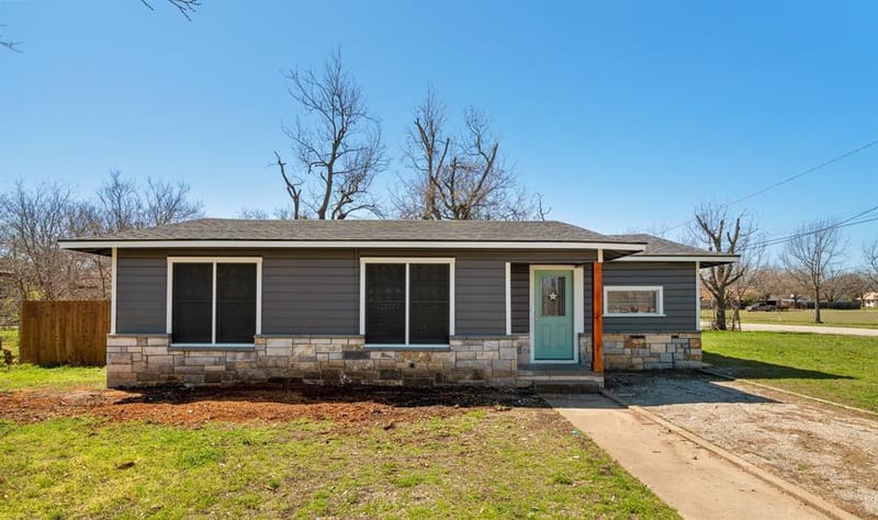 2001 6th Street, Brownwood TX 76801 - Photo 2