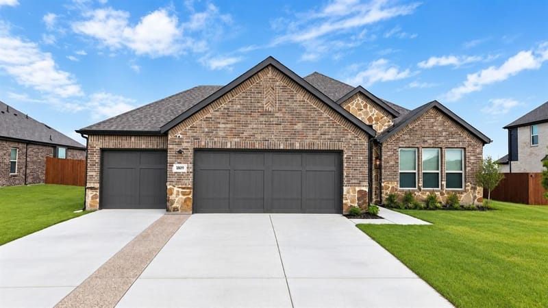 1809 Hidden Creek Drive, Midlothian TX 76065 - Photo 2
