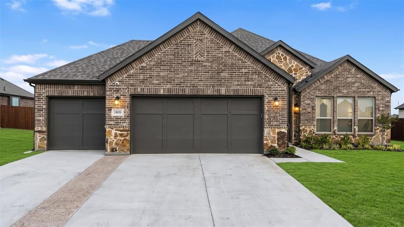 1809 Hidden Creek Drive, Midlothian TX 76065