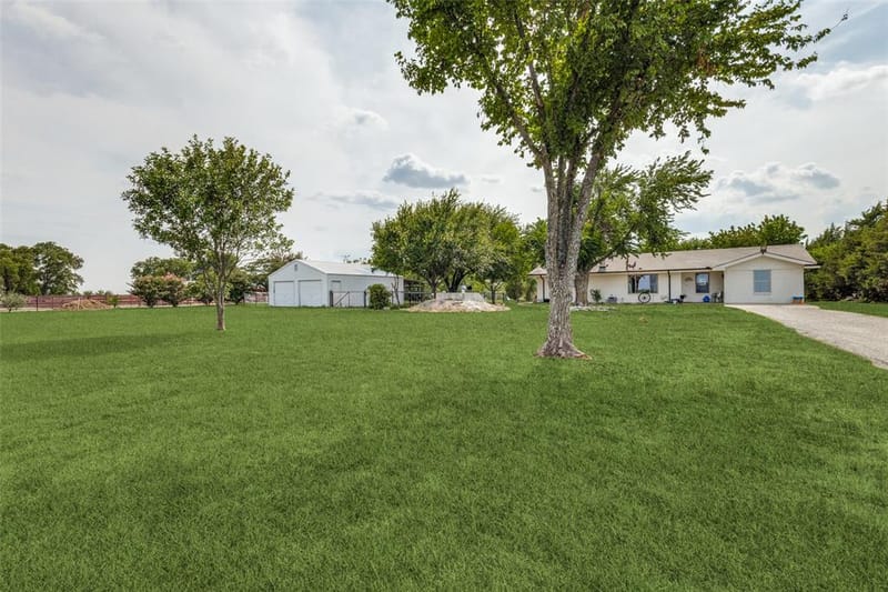 6482 County Road 321, Valley View TX 76272 - Photo 3