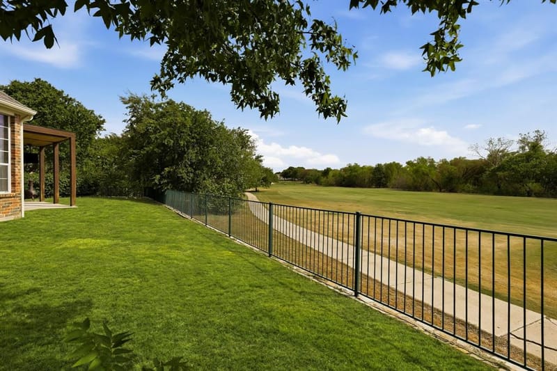 2671 SLEEPY HOLLOW Trail, Frisco TX 75033 - Photo 4