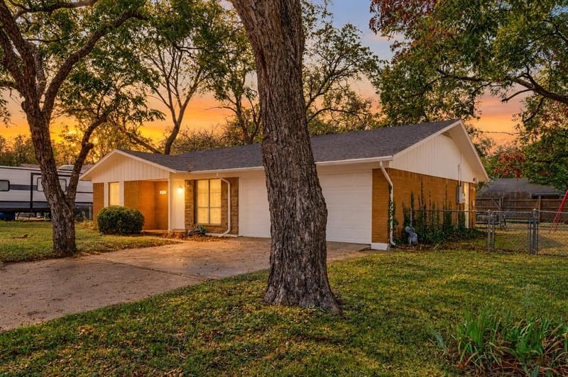 511 N Cherry Street, Aubrey TX 76227 - Photo 2