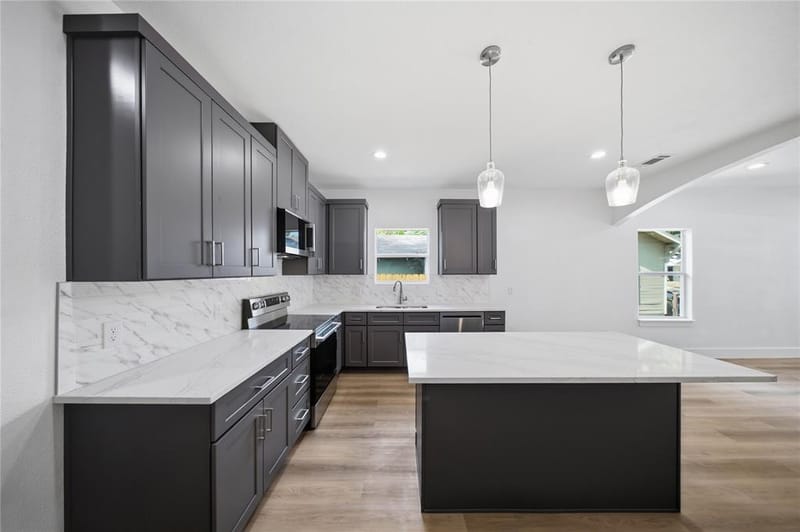 3621 MEYERS Street, Dallas TX 75215 - Photo 10