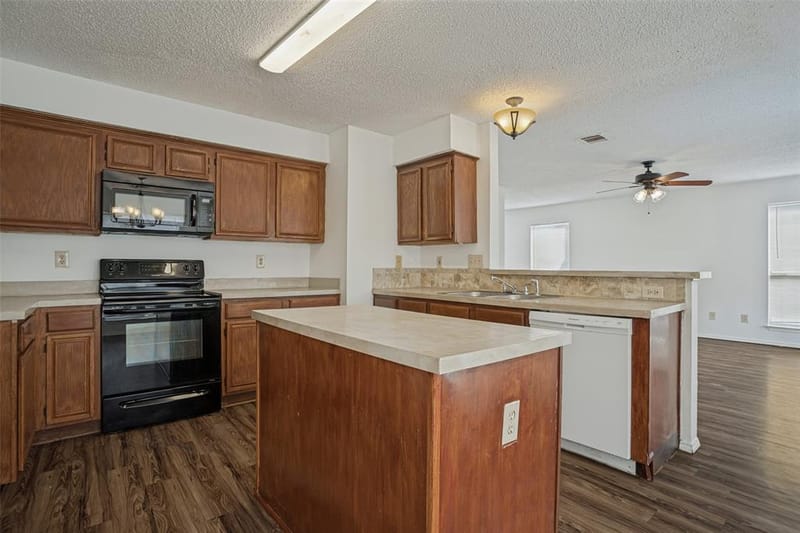 900 Sweetgum Creek, Plano TX 75023 - Photo 9