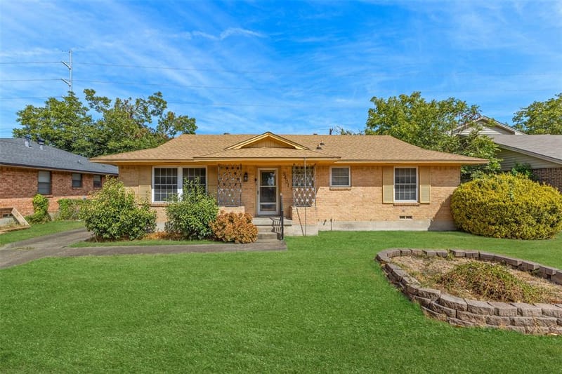 2401 Cardinal Lane, Garland TX 75042