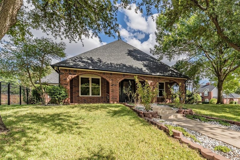 1800 Trail Lake Drive, Euless TX 76039 - Photo 2