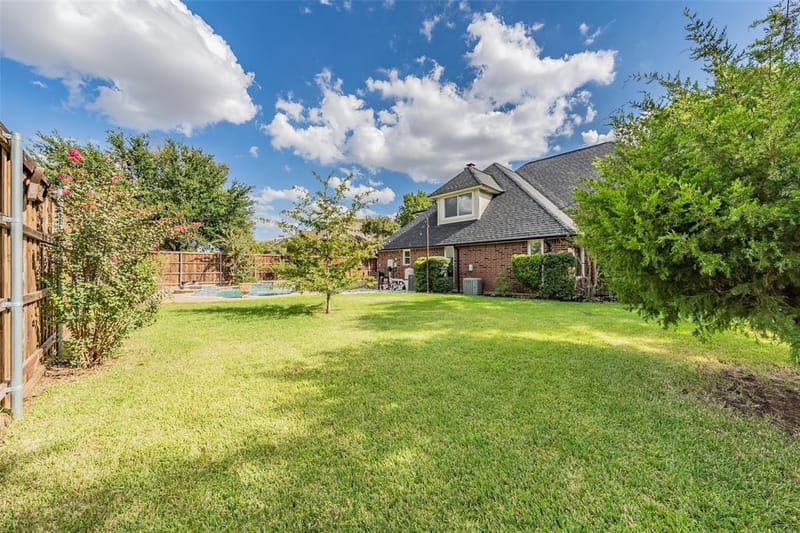 1800 Trail Lake Drive, Euless TX 76039 - Photo 7