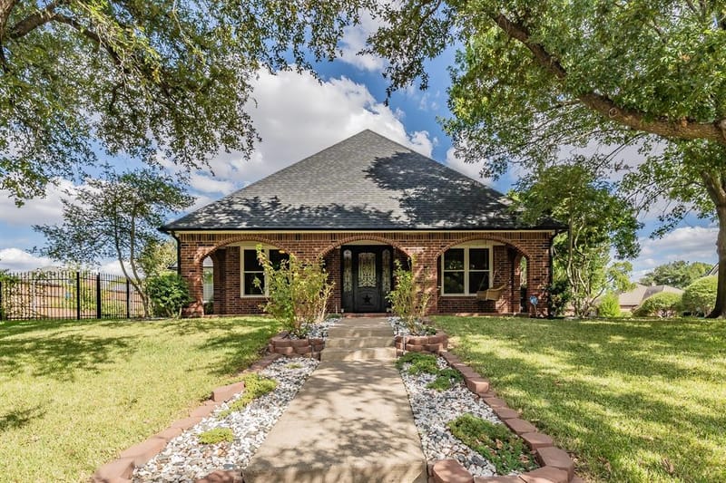1800 Trail Lake Drive, Euless TX 76039